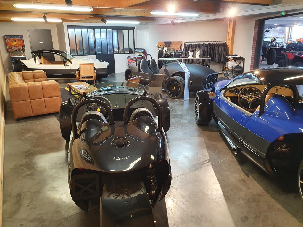 show room Vanderhall 2021 2