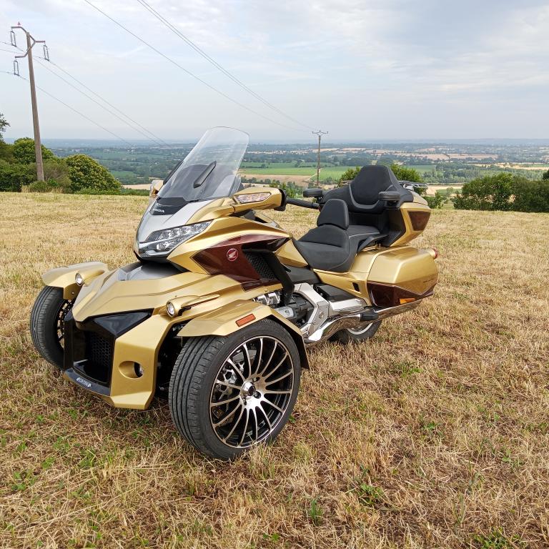 roadster trike Eritrik 1800 goldsurtgis dct